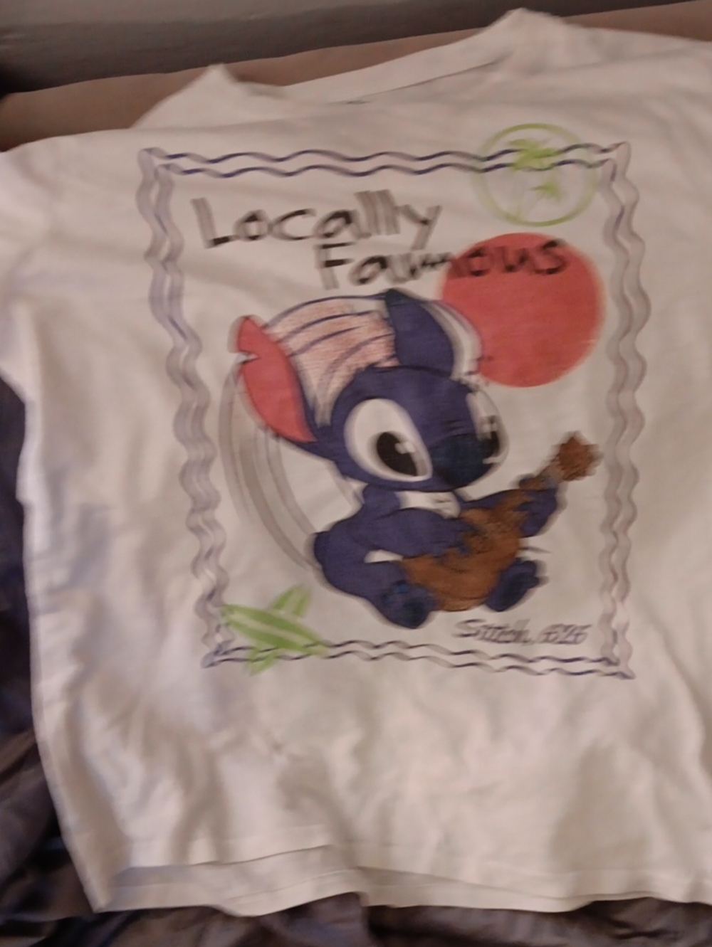 Disney White Unisex  Short Sleeve Tee with Blue Stitch Graphic Xl